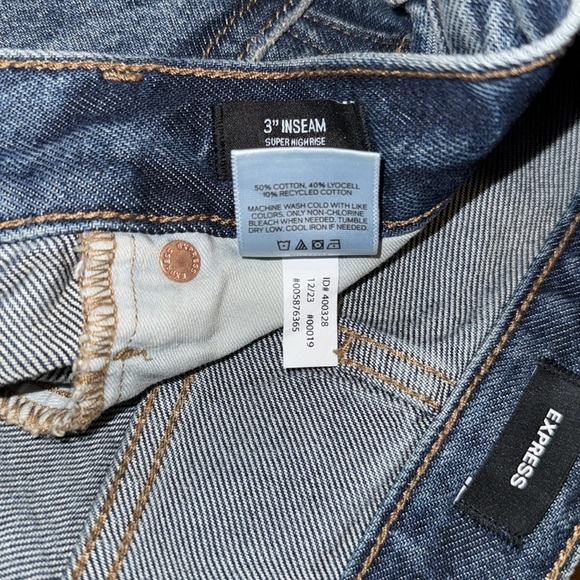 EXPRESS Women's Blue Denim Shorts - Picture 5 of 5